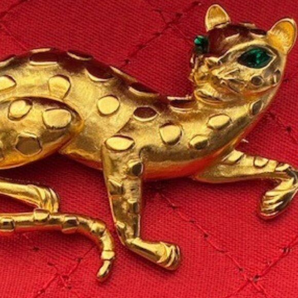 Vintage Crown Trifari Gold Leopard Cat Brooch MINT with Box - Picture 9 of 11